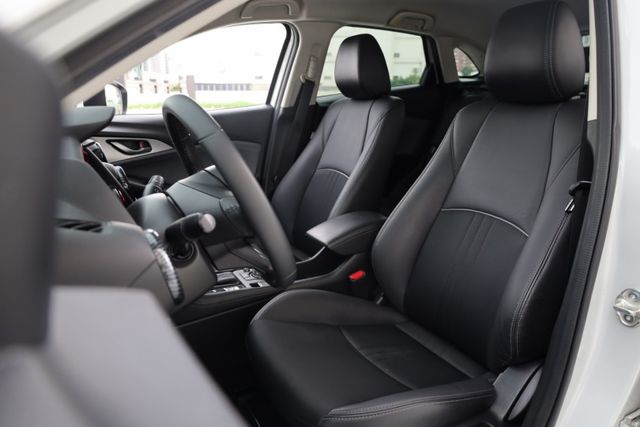 2.0 原鈑件 定期保養 里程保證 內外漂亮如新 有倒車影像 免鑰匙啟動  第10張相片