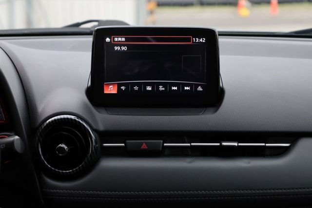 2.0 原鈑件 定期保養 里程保證 內外漂亮如新 有倒車影像 免鑰匙啟動  第15張相片