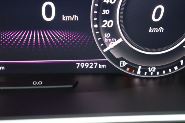 330TSI 頂級版 升級R-LINE套件 原版件 僅跑8萬公里 輪胎9成新 車主極度愛車  第15張相片