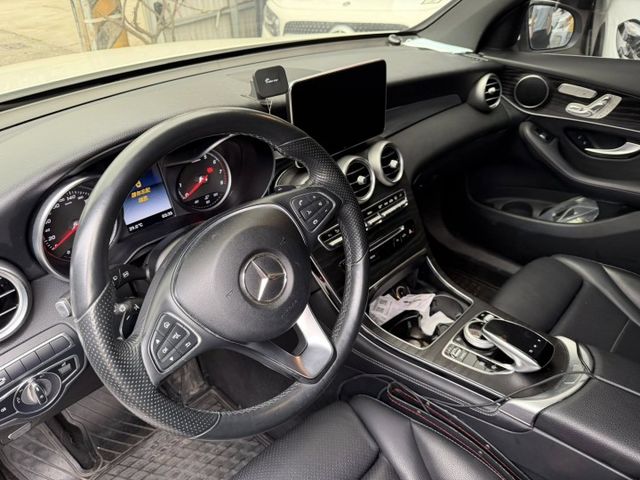 4MATIC AMG 原鈑件 定期保養 里程保證 AMG內外套件 AMG鋁圈 IKEY 盲點 360環景  第4張相片