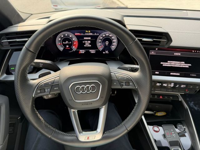 S3 Sportback 一手車 原鈑件  原廠保養 里程保證 內外漂亮如新  第7張相片