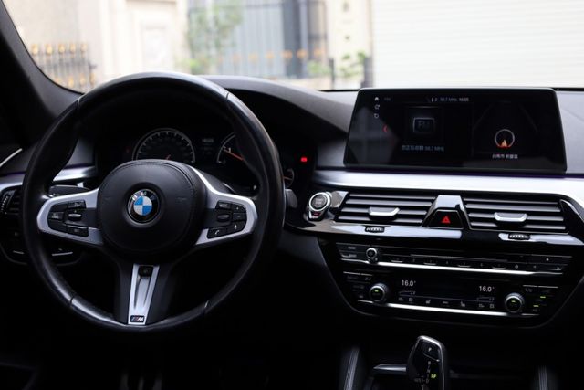 M Sport 無事故 無泡水 定期保養 里程保證 已認證  第14張相片