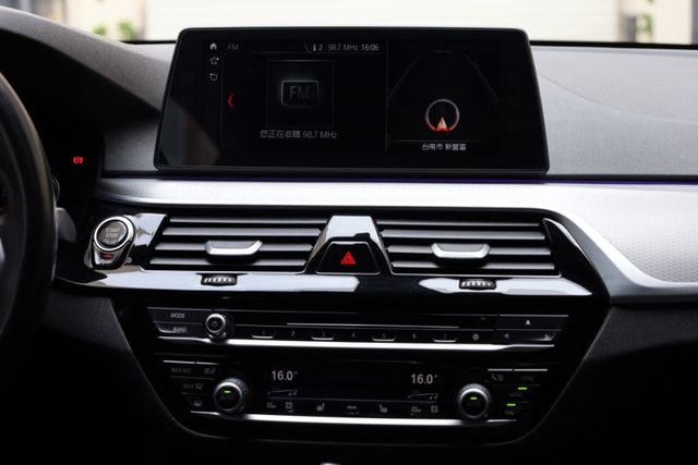 M Sport 無事故 無泡水 定期保養 里程保證 已認證  第16張相片