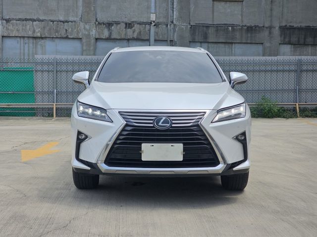 豪華版 原鈑件 僅跑四萬一 原廠保養 里程保證  第2張相片