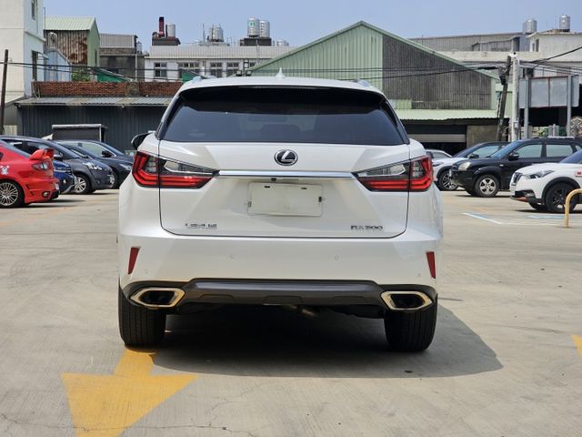 豪華版 原鈑件 僅跑四萬一 原廠保養 里程保證  第6張相片