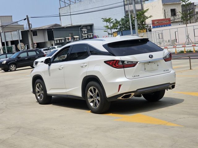 豪華版 原鈑件 僅跑四萬一 原廠保養 里程保證  第7張相片