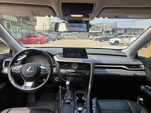 豪華版 原鈑件 僅跑四萬一 原廠保養 里程保證  第10張相片