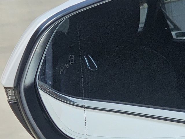 豪華版 原鈑件 僅跑四萬一 原廠保養 里程保證  第12張相片