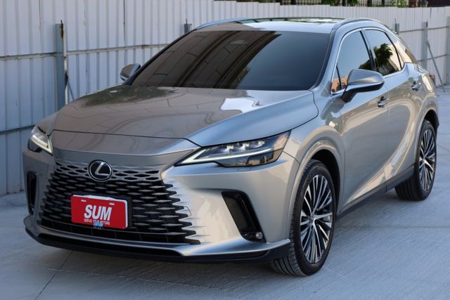 頂級版 一手車 跑兩萬三 原廠保養 里程保證 新車保固中 升級360環景  第2張相片