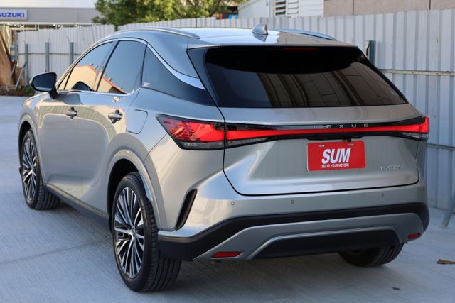 頂級版 一手車 跑兩萬三 原廠保養 里程保證 新車保固中 升級360環景  第6張相片