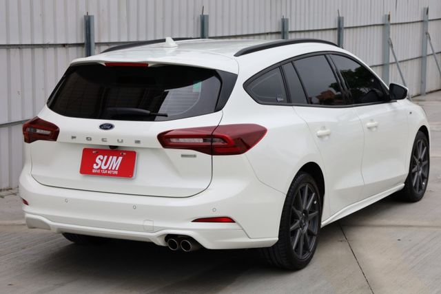 Wagon ST-Line V版 一手車 原鈑件 跑三萬四 原廠保養 里程保證  第7張相片