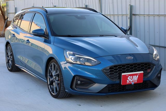 2021年式Ford Focus Wagon ST 一手車 原鈑件 跑九萬四 原廠保養 里程保證  第4張相片