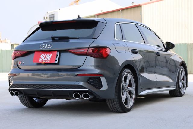 S3 Sportback 一手車 原鈑件 原廠保養 里程保證 內外漂亮如新  第8張相片