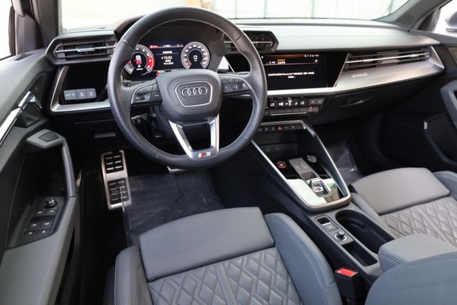 S3 Sportback 一手車 原鈑件 原廠保養 里程保證 內外漂亮如新  第11張相片