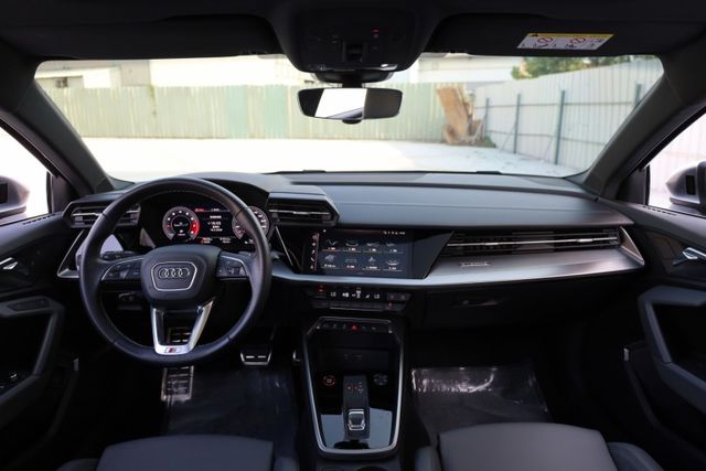 S3 Sportback 一手車 原鈑件 原廠保養 里程保證 內外漂亮如新  第13張相片