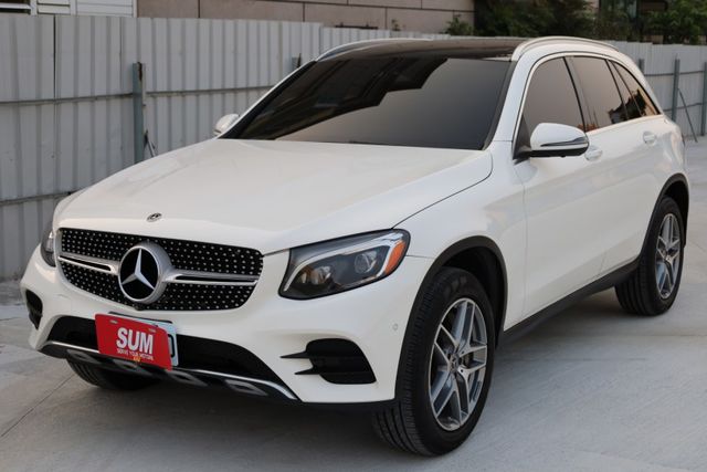4MATIC AMG 原鈑件 定期保養 里程保證 AMG內外套件 AMG鋁圈 IKEY 盲點 360環景  第2張相片