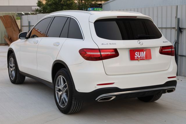 4MATIC AMG 原鈑件 定期保養 里程保證 AMG內外套件 AMG鋁圈 IKEY 盲點 360環景  第5張相片