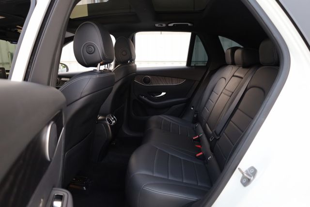 4MATIC AMG 原鈑件 定期保養 里程保證 AMG內外套件 AMG鋁圈 IKEY 盲點 360環景  第9張相片