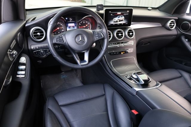 4MATIC AMG 原鈑件 定期保養 里程保證 AMG內外套件 AMG鋁圈 IKEY 盲點 360環景  第11張相片