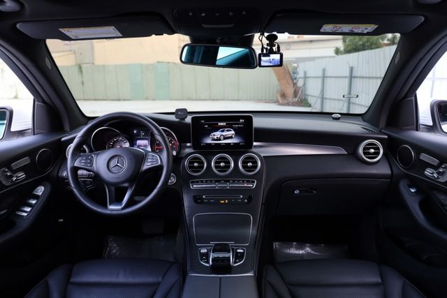 4MATIC AMG 原鈑件 定期保養 里程保證 AMG內外套件 AMG鋁圈 IKEY 盲點 360環景  第13張相片