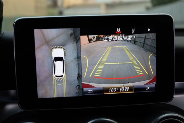 4MATIC AMG 原鈑件 定期保養 里程保證 AMG內外套件 AMG鋁圈 IKEY 盲點 360環景  第18張相片