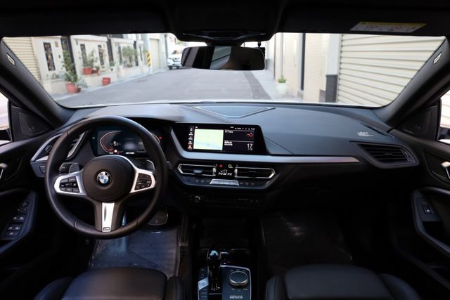 2-Series Gran Coupe M235i xDrive 原鈑件 跑六萬六 定期保養 里程保證  第12張相片