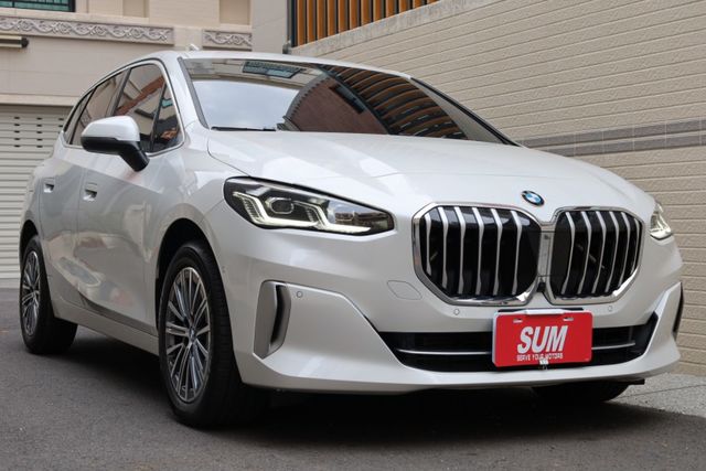 Luxury限量版 僅跑兩萬七 一手車 原鈑件 原廠保養 里程保證 新車保固中  第3張相片