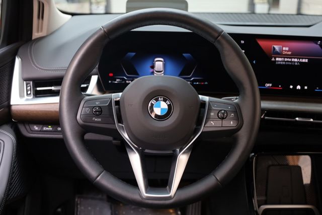 Luxury限量版 僅跑兩萬七 一手車 原鈑件 原廠保養 里程保證 新車保固中  第14張相片