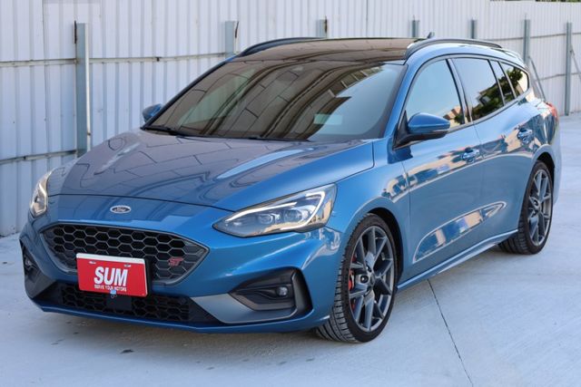 2021年式Ford Focus Wagon ST 一手車 原鈑件 跑九萬四 原廠保養 里程保證  第2張相片