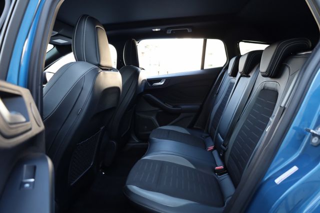 2021年式Ford Focus Wagon ST 一手車 原鈑件 跑九萬四 原廠保養 里程保證  第9張相片