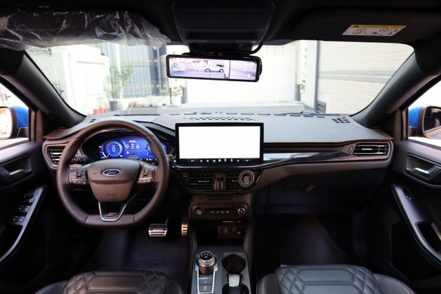 ST-Line Vignale 一手車 原鈑件 原廠保養 里程保證 加購3加3原廠全方位保固 新車保固中  第12張相片