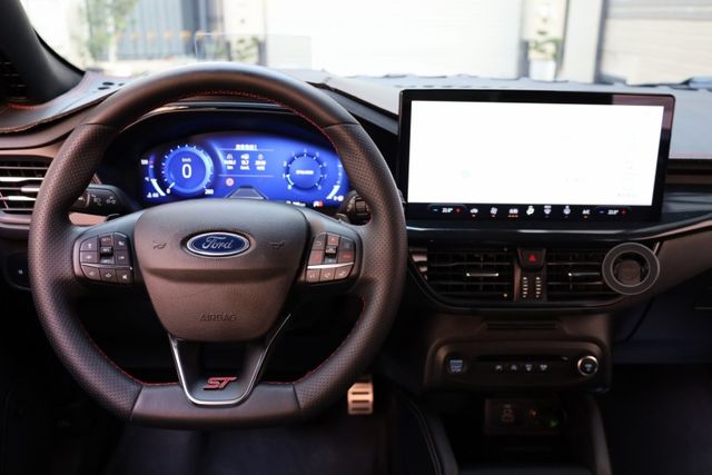 ST-Line Vignale 一手車 原鈑件 原廠保養 里程保證 加購3加3原廠全方位保固 新車保固中  第13張相片