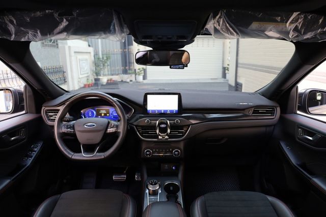 EcoBoost ST-Line X 一手車 原鈑件 僅跑六萬五 定期保養 里程保證  第13張相片