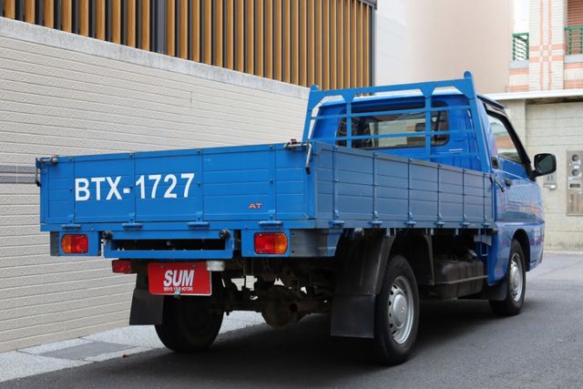 框式 自排 一手車 原鈑件 跑一萬六 新車保固中  第6張相片