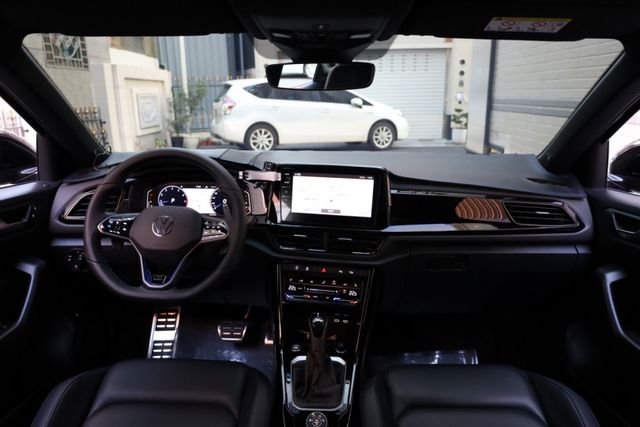 2024.3領牌/2024年式 T-Roc R 原鈑件 原廠保養 新車保固中 已認證 底色為藍色  第11張相片