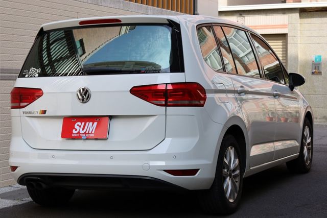 2016年式 280 TSI 小改款 汽油 一手車 原鈑件 跑十一萬 定期保養 里程保證  第5張相片