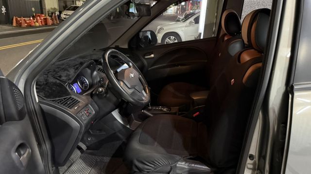 精緻型 一手車 原版件  定期保養 里程保證  第2張相片