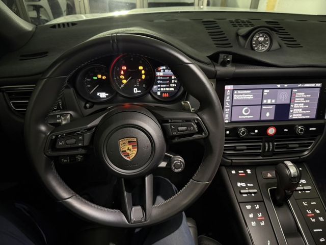 2.0T 僅跑兩萬七 原版件 原廠保養 里程保證 全景天窗 ACC跟車 跑計 BOSE音響  第7張相片