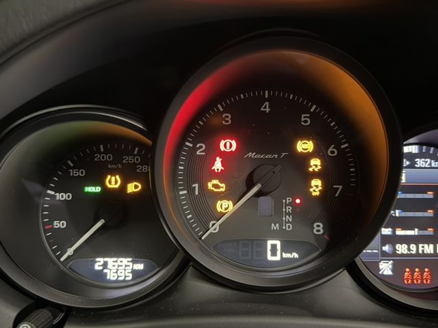 2.0T 僅跑兩萬七 原版件 原廠保養 里程保證 全景天窗 ACC跟車 跑計 BOSE音響  第8張相片