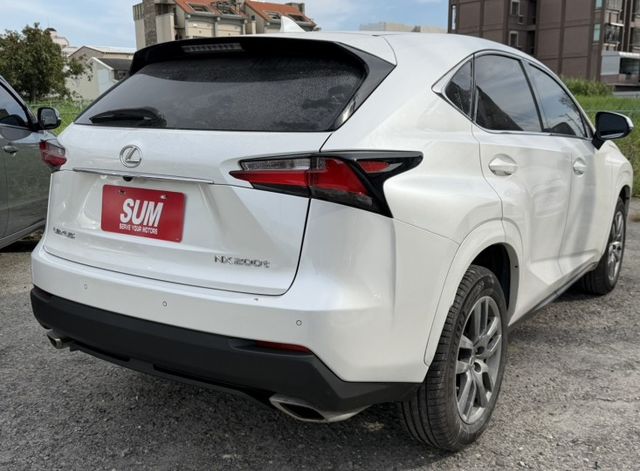 2017 Lexus Nx200t 豪華版 2.0渦輪 原鈑件 定期保養 里程保證  第2張相片