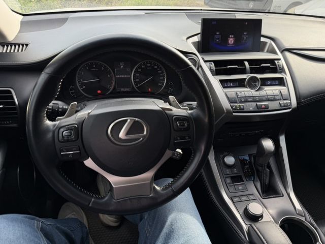 2017 Lexus Nx200t 豪華版 2.0渦輪 原鈑件 定期保養 里程保證  第5張相片