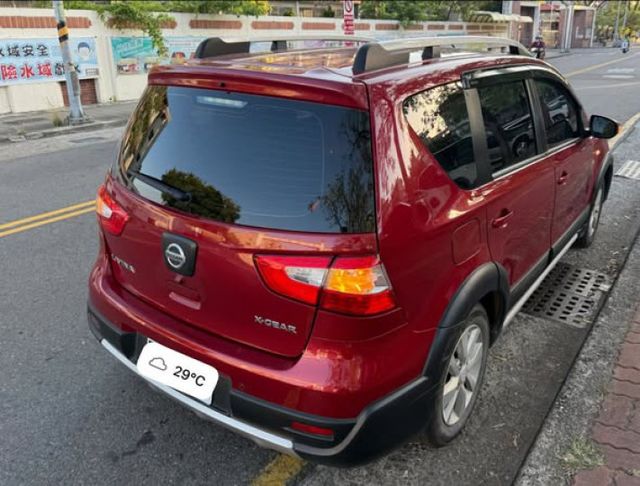 一手車 原鈑件 僅跑三萬七 定期保養 里程保證 倒車雷達 電子手煞車  第2張相片