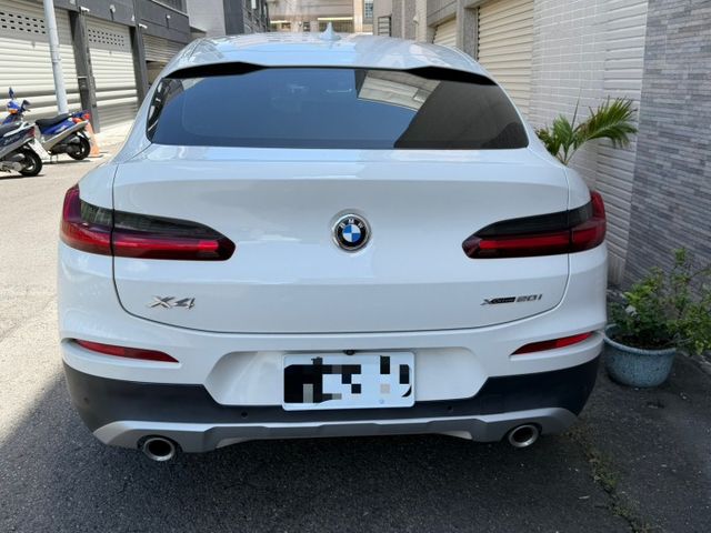 xDrive20i運動版 無泡水 無事故 定期保養 里程保證  HK音響 360環景  第4張相片