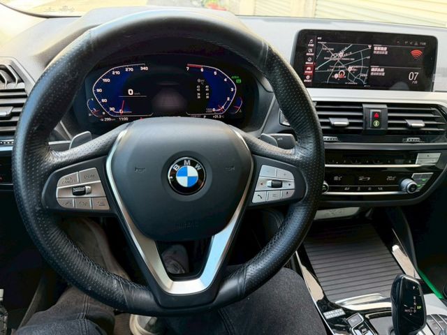 xDrive20i運動版 無泡水 無事故 定期保養 里程保證  HK音響 360環景  第9張相片