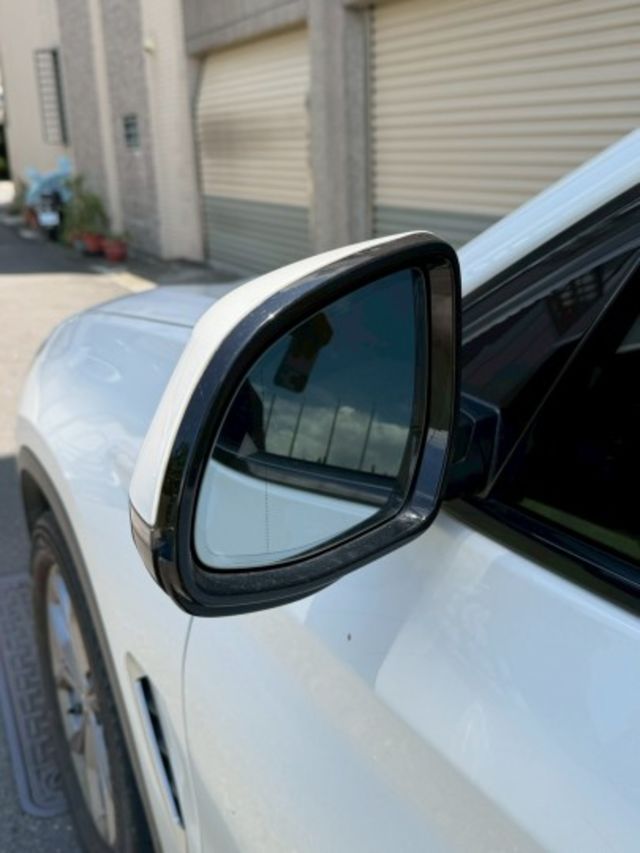 xDrive20i運動版 無泡水 無事故 定期保養 里程保證  HK音響 360環景  第10張相片