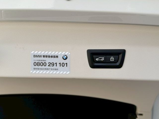 xDrive20i運動版 無泡水 無事故 定期保養 里程保證  HK音響 360環景  第12張相片