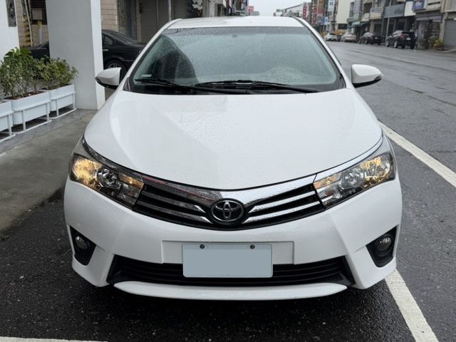 1.8經典版 一手車 無事故 無泡水 跑九萬四 定期保養 里程保證 定速 恆溫 電子手煞車  第4張相片
