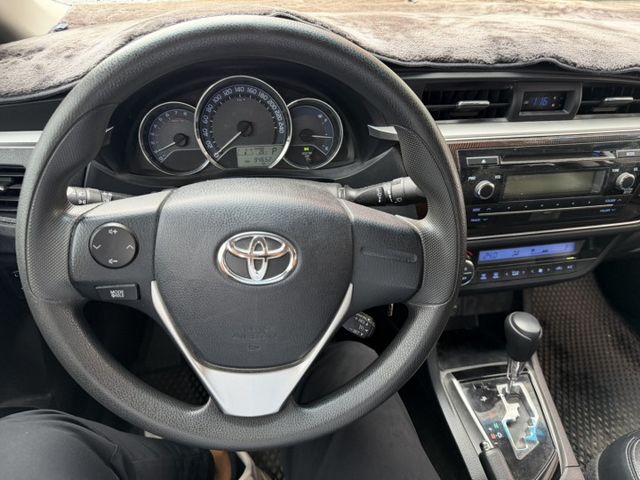 1.8經典版 一手車 無事故 無泡水 跑九萬四 定期保養 里程保證 定速 恆溫 電子手煞車  第8張相片