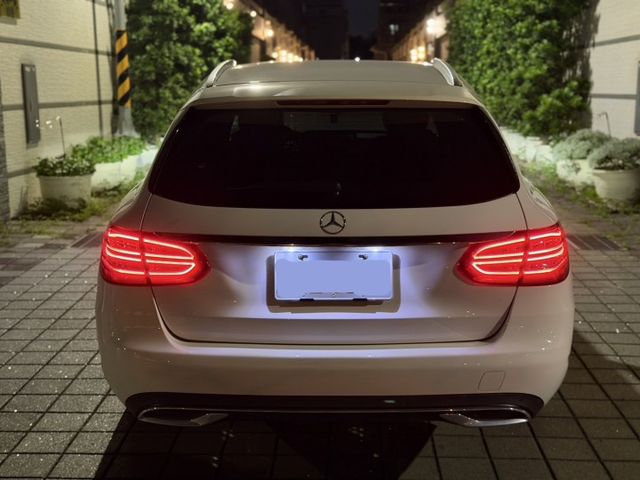 Estate 旅行式 一手車 原鈑件 僅跑五萬七 定期保養 里程保證 23P跟車 IKEY摸門 電動尾門  第5張相片