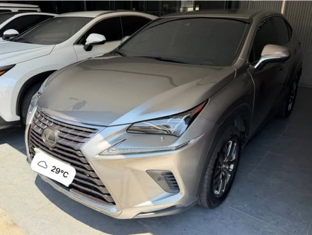 300豪華版「2.0渦輪」原鈑件 定期保養 里程保證 ACC跟車 冷熱通風座椅  第1張相片